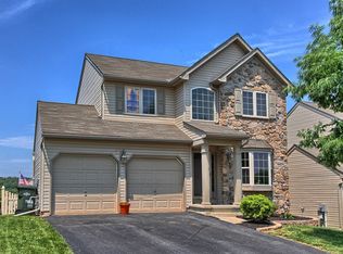 850 Thomas Armor Dr, Windsor, PA 17366