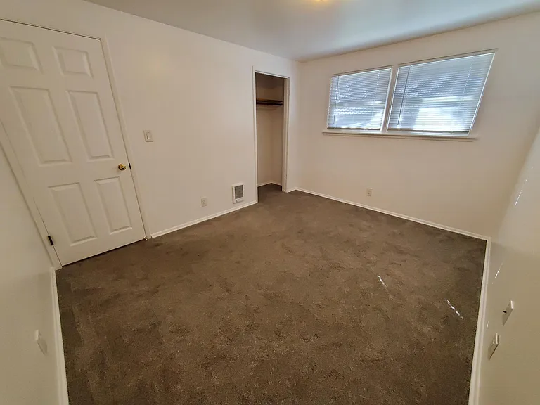 536 N Earl Rd — Photo 19