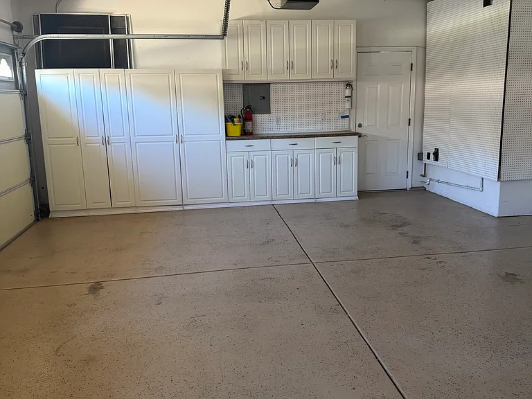 2142 Prestwick Dr — Photo 44