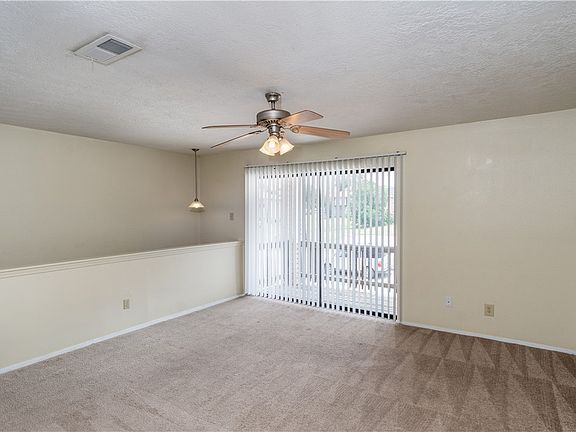 5th image of 1012 Autumn Cir APT C