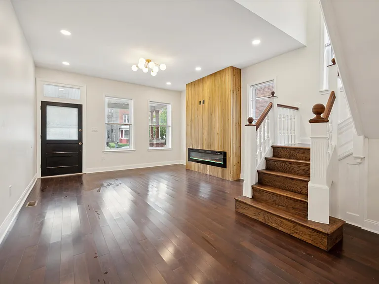 4911 Warrington Ave — Photo 8