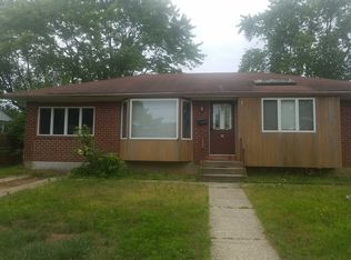 18 Oregon St, Deer Park, NY 11729
