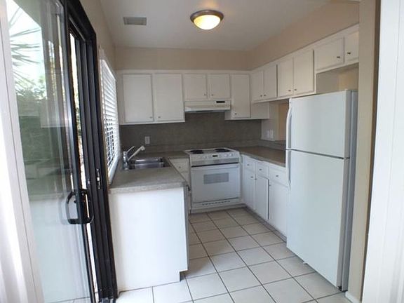 Kitchen Plenty Cabinets