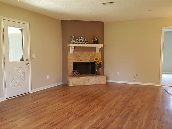 2nd image of 107 Blackhawk Dr
