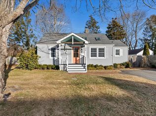 26 Cedar Island Ave, Clinton, CT 06413