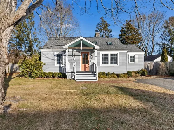 26 Cedar Island Avenue, Clinton, CT 06413
