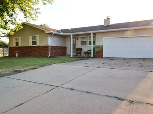 327 Jonathan St, Maize, KS 67101