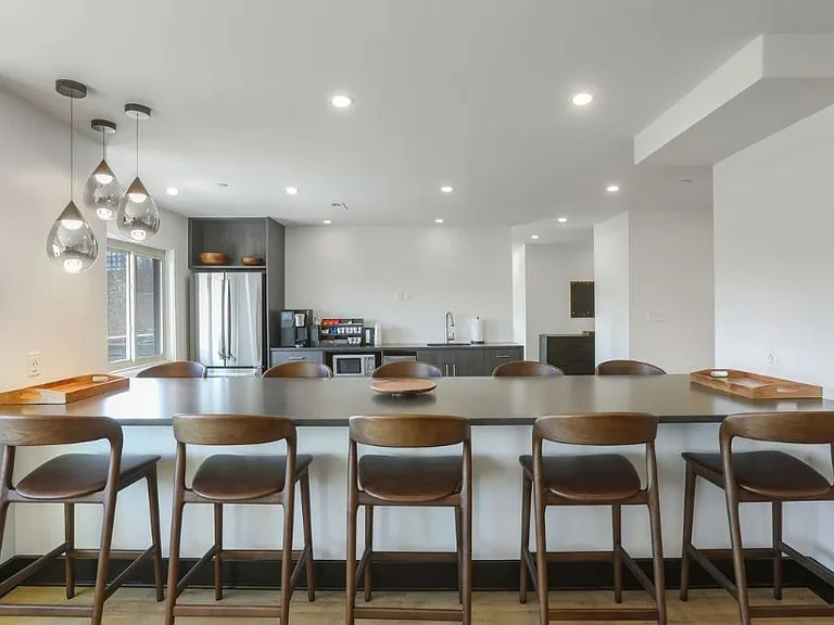 Ruxton Towers Apartments — Photo 24