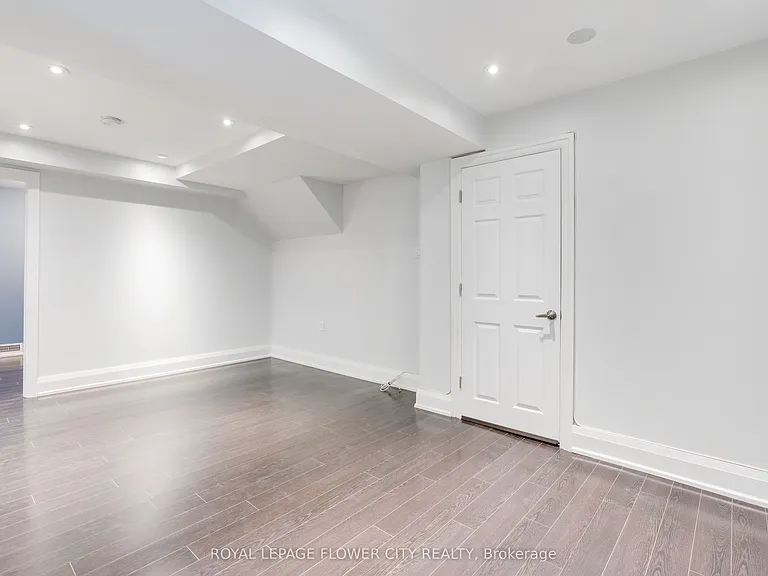 5674 Whitehorn Ave E — Photo 5