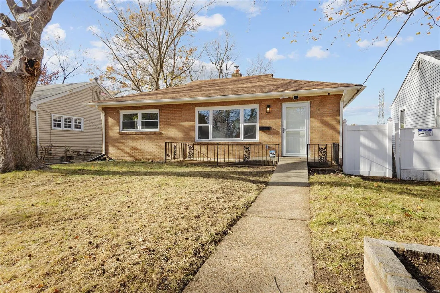 6257 Garfield Ave photo 1