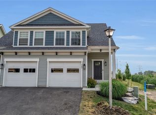 902 Carriage Ln, Buffalo, NY 14224