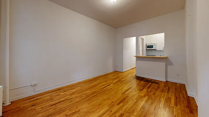 Rented by Bond New York | media 9