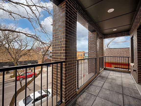 2nd image of 2816 N Southport Ave #2