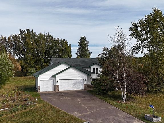 4th image of 40375 Grizzly Ln