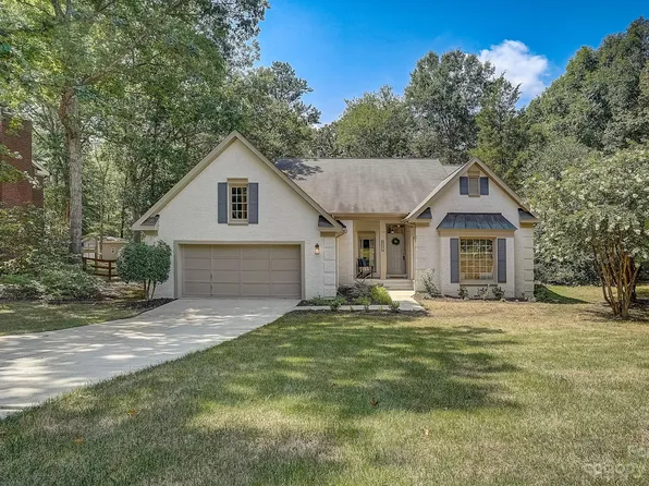 8231 Hunley Ridge Rd, Matthews, NC 28104
