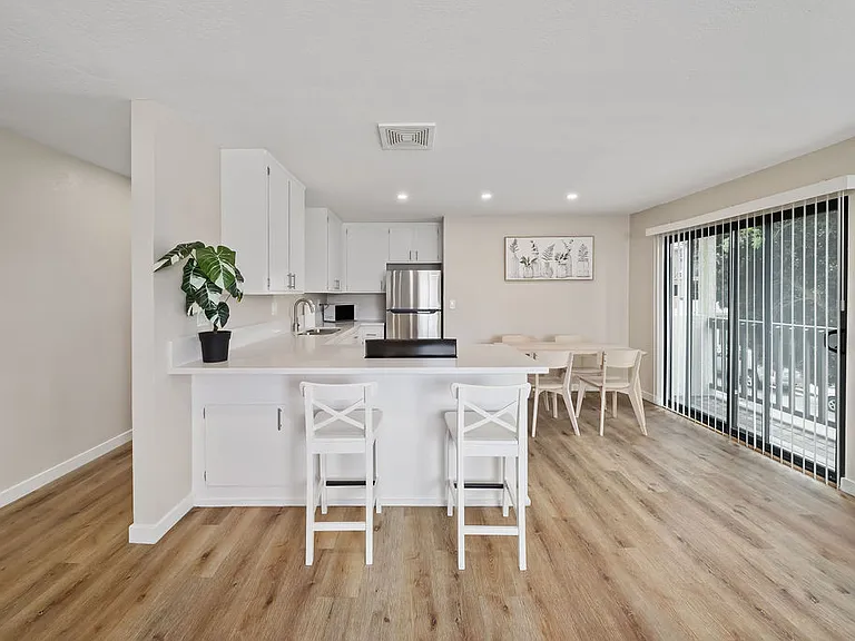 241 Ocean View Ave #L — Photo 2