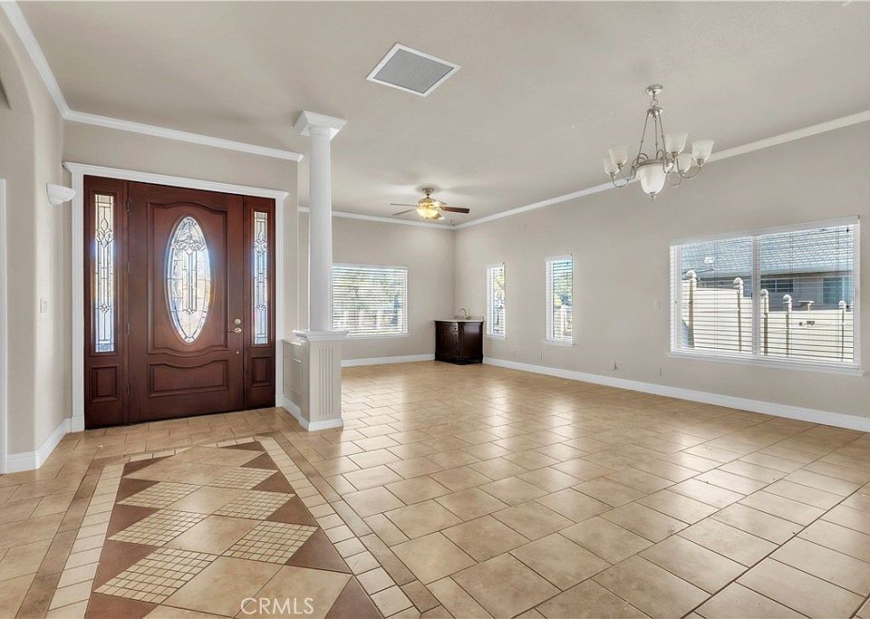 1st image of 1105 Oak Park Way