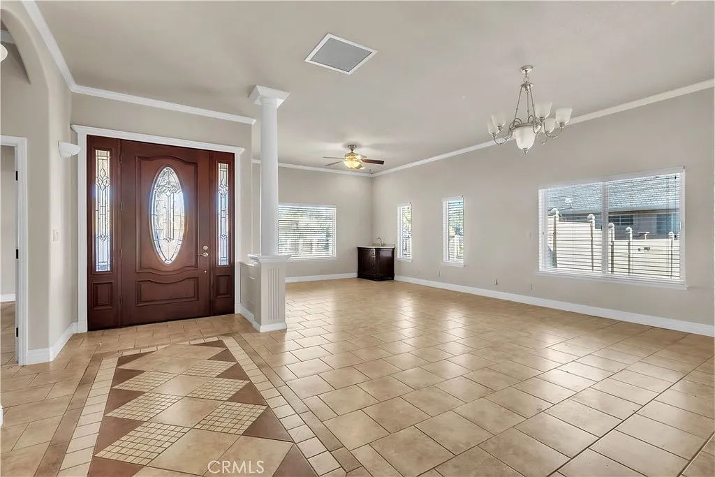 1105 Oak Park Way photo 1