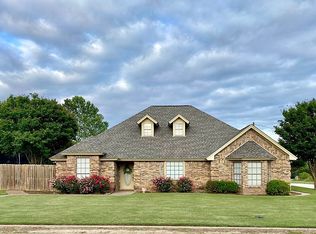 1401 S Wickham St, Alvord, TX 76225