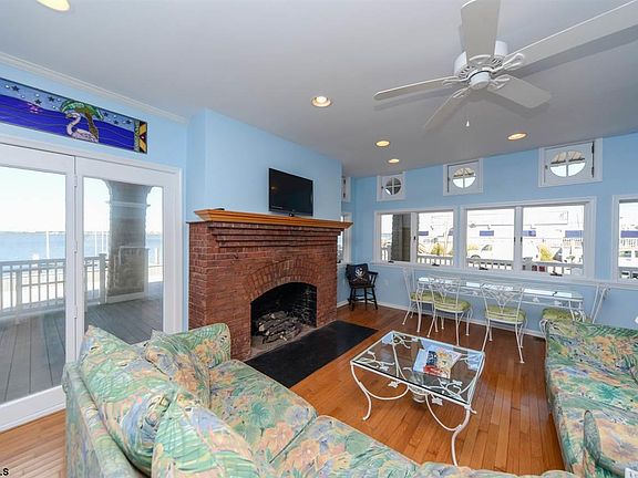 2nd image of 401 Bayfront APT 1N