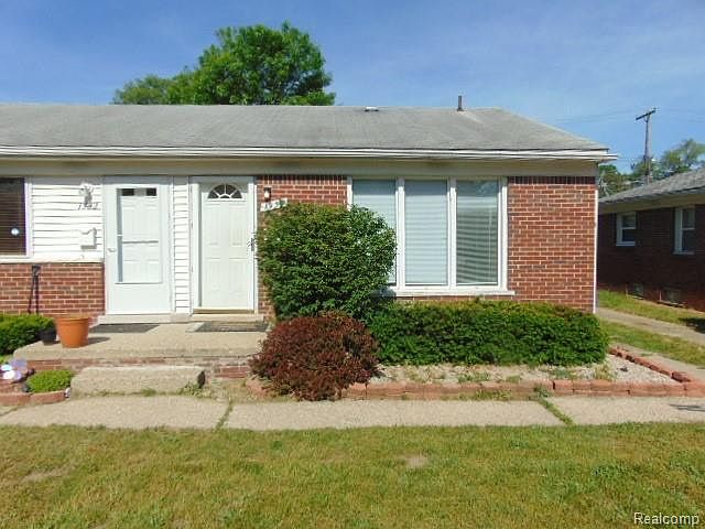 1st image of 1958 Ackley Ave #163