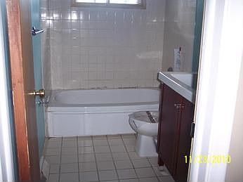 4th image of 2415 Merrill Ave