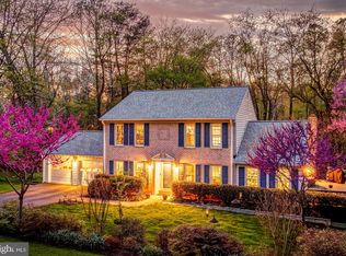 10812 Hunt Club Rd, Reston, VA 20190