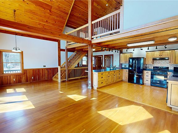 5th image of 251 Goodwin Ln