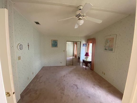 5th image of 1140 SE Oakgrove Ter