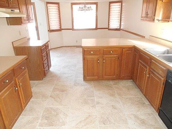 4th image of 7358 Waterford Dr