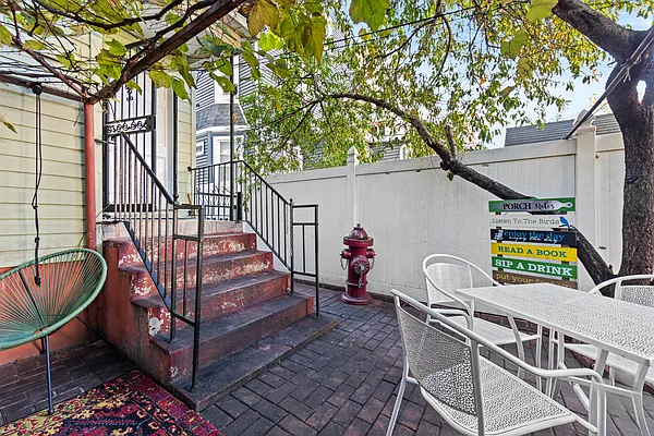 Rented by Aron Fried, LREB | media 34