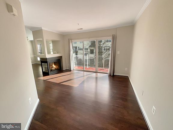 3rd image of 2482 Angeline Dr APT 301