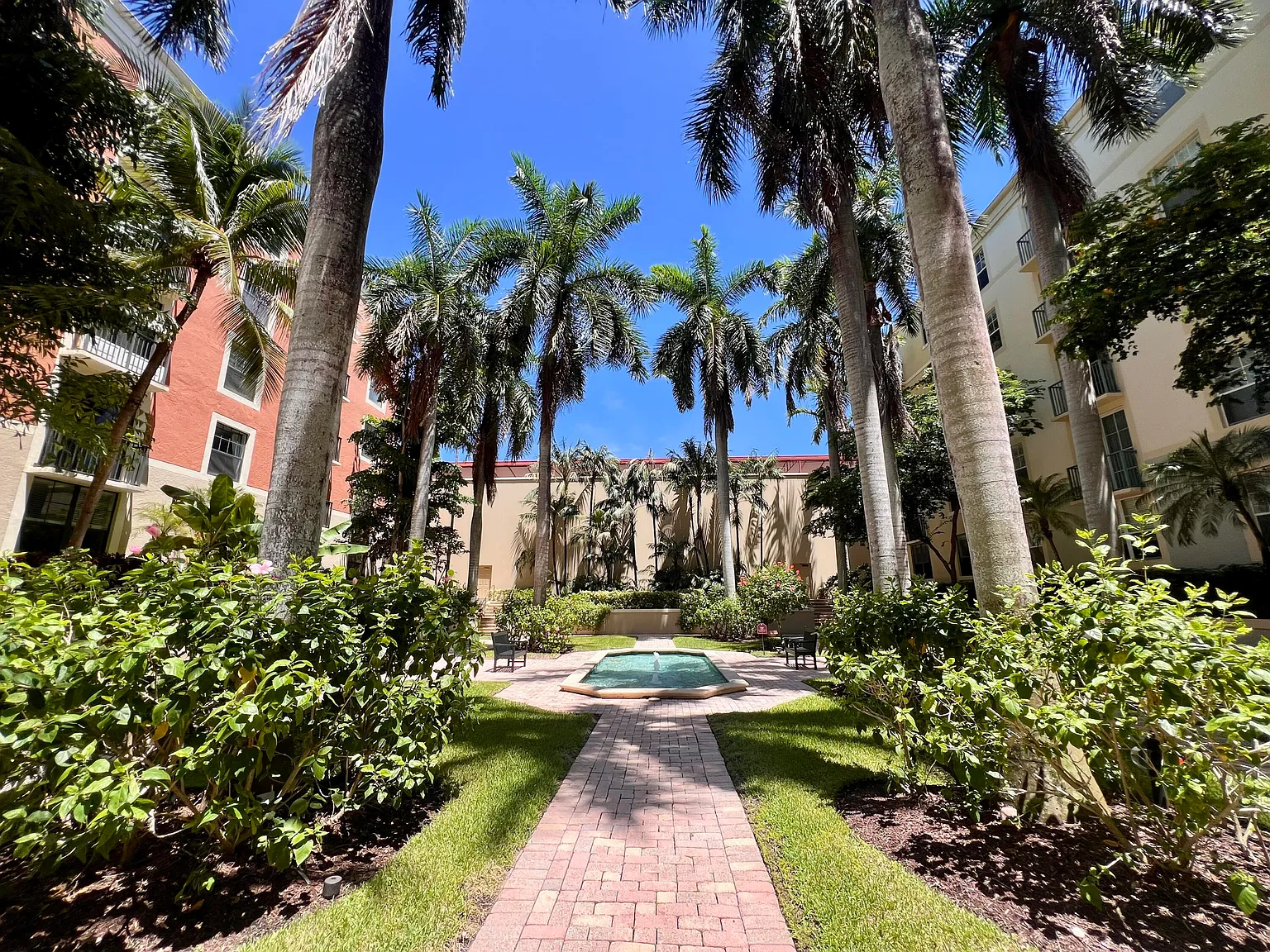 1 bed, 1.0 bath, 756 sqft, $2,575 — Photo 1