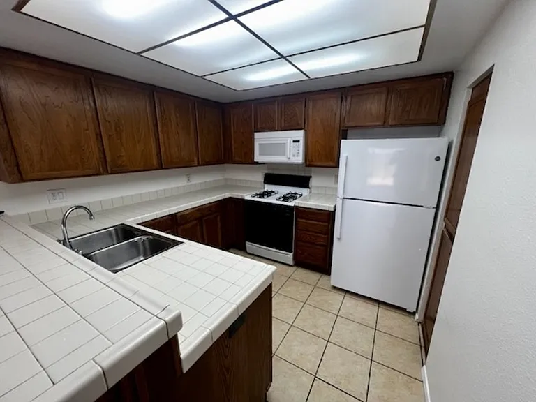 1720 Melrose Ave #37 — Photo 10