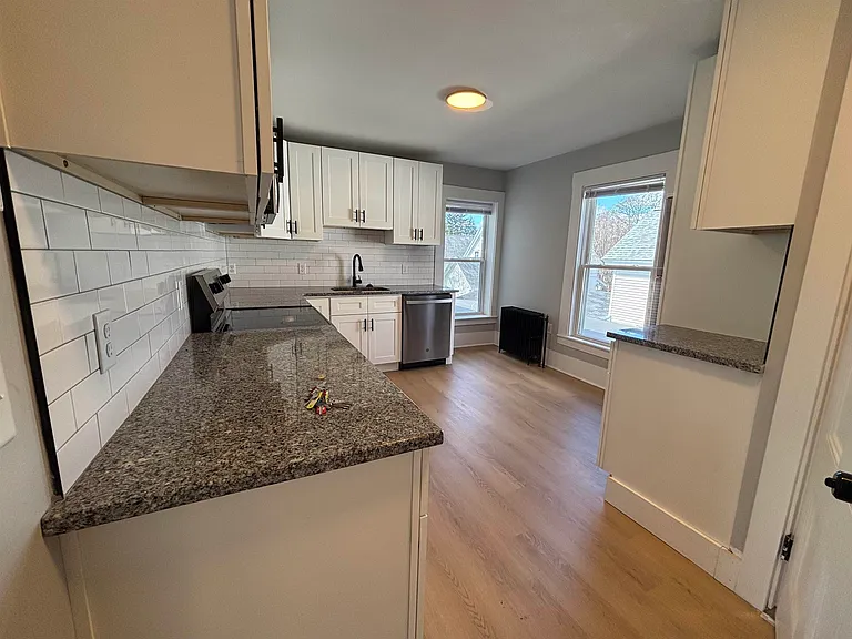 162 Front St — Photo 7