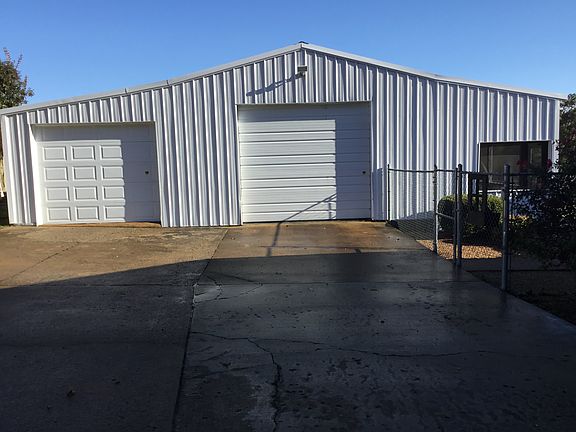 2 car detached garage