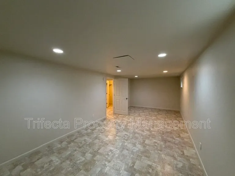 2718 Garden Dr — Photo 15