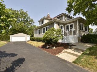 4145 S 92nd St, Greenfield, WI 53228