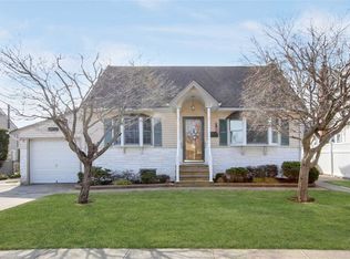 1902 Longfellow Ave, East Meadow, NY 11554