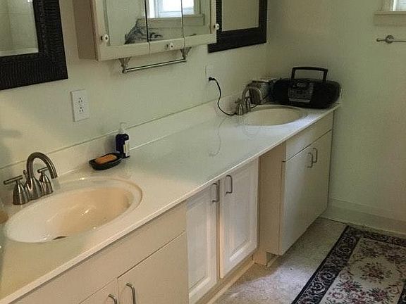 his and her master bath sinks