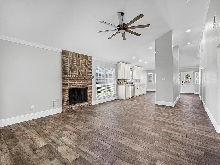 24211 Landing Way Dr — Photo 3