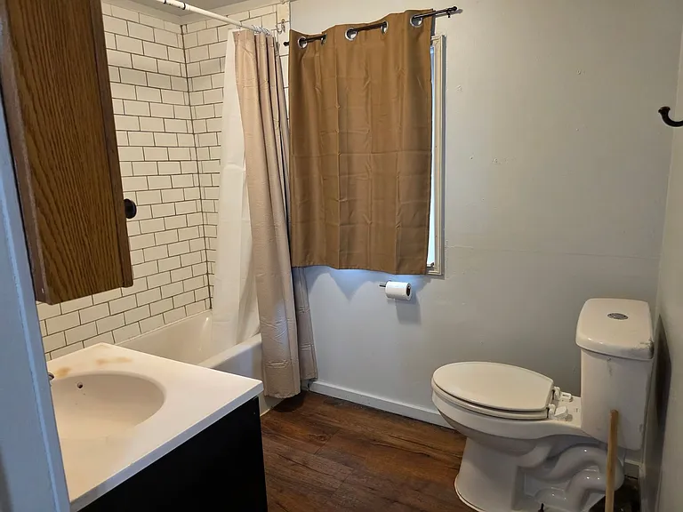 2203 Smith St — Photo 8