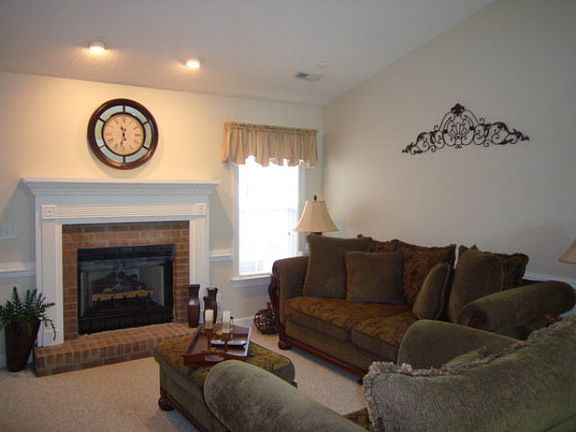 4th image of 302 S Harding Dr APT A