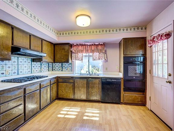 3rd image of 6751 Bonillo Dr