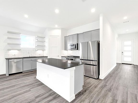 3rd image of 153 Aurora Springs Dr