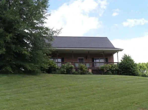 220 Sunny Slopes Dr, Johnson City, TN 37604