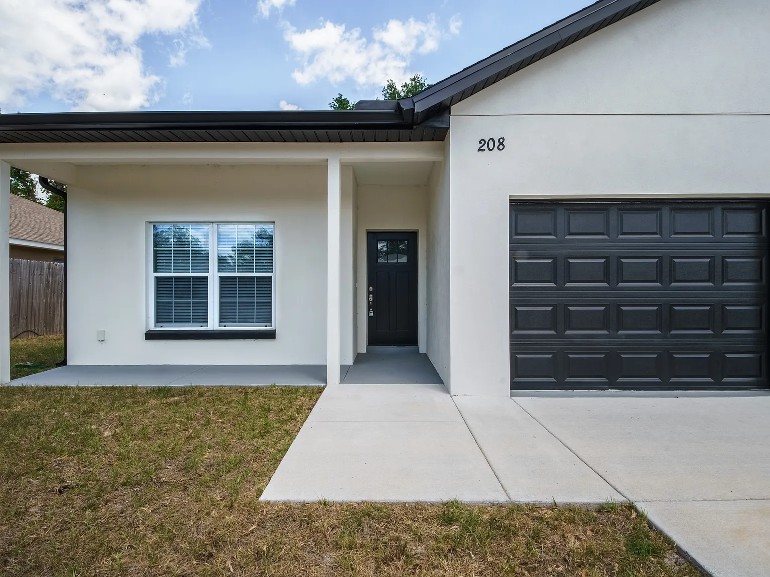 3 bed, 1296 sqft, $2,100 — Photo 1