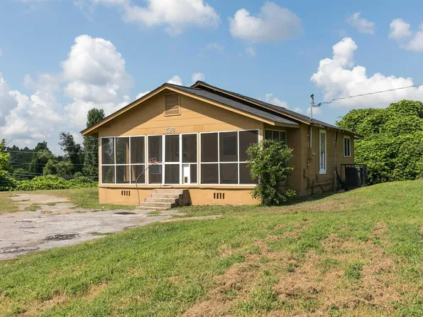 766 1st St SE, Graysville, AL 35073