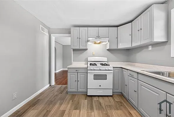 3 bed, 960 sqft, $1,150 — Photo 4
