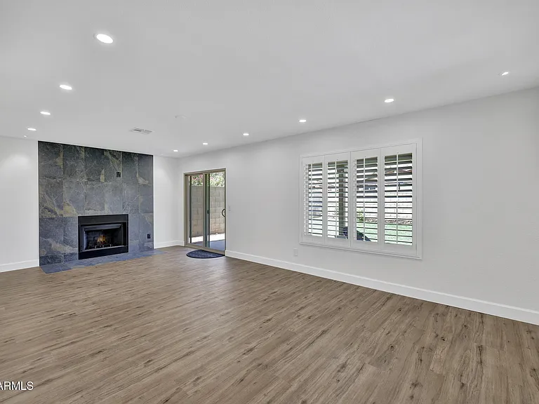 4760 W Wahalla Ln — Photo 14